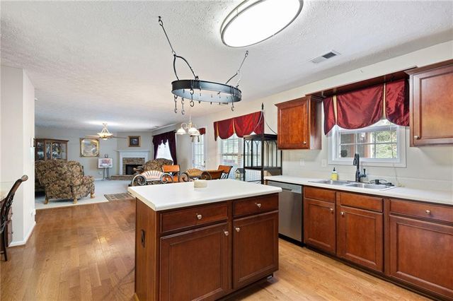 103 E SKYLINE View, Dallas, GA 30157