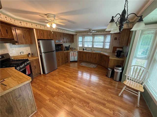 28 Leisure Way, Coventry, RI 02816
