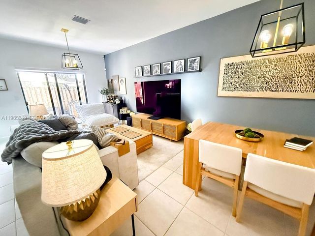 20917 NE 8th Ave, Miami, FL 33179