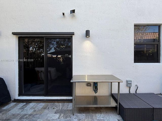 20917 NE 8th Ave, Miami, FL 33179