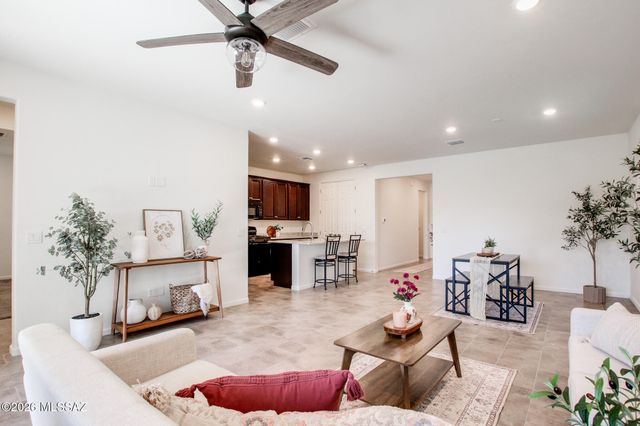 891 W Calle Tipoy, Sahuarita, AZ 85629
