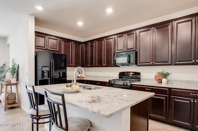 891 W Calle Tipoy, Sahuarita, AZ 85629