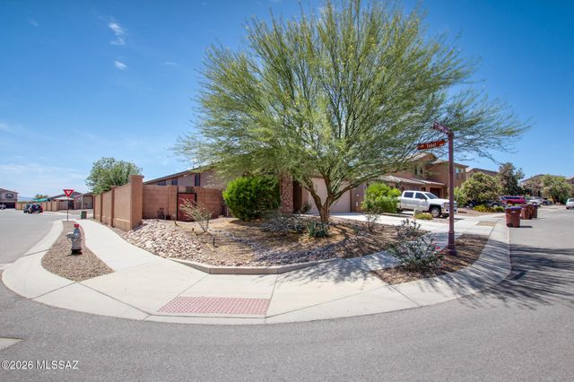891 W Calle Tipoy, Sahuarita, AZ 85629
