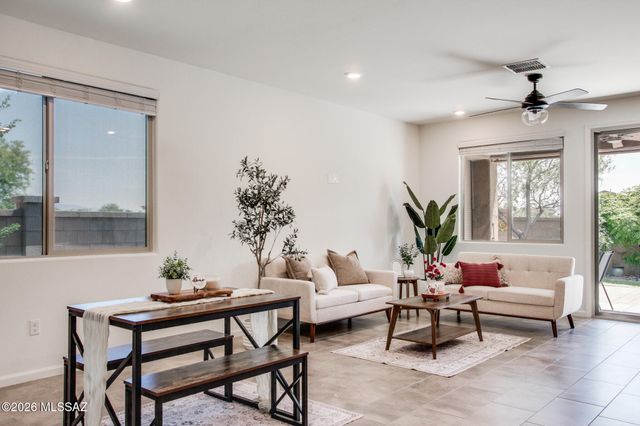 891 W Calle Tipoy, Sahuarita, AZ 85629