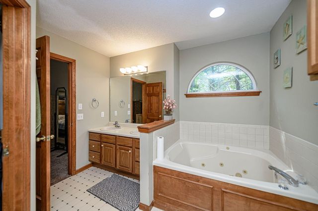 2008 S DEERBORN CIR, Columbia, MO 65203