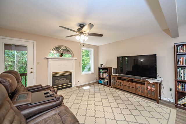 2008 S DEERBORN CIR, Columbia, MO 65203