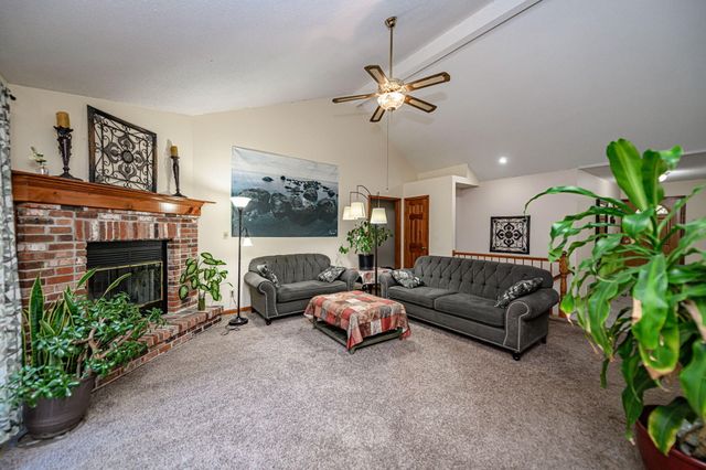 2008 S DEERBORN CIR, Columbia, MO 65203