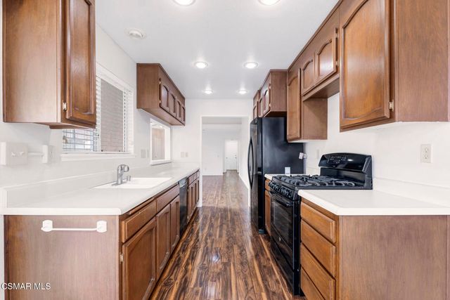 6917 Luther Circle, Moorpark, CA 93021