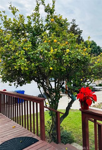 327 S Meadows Avenue, Manhattan Beach, CA 90266