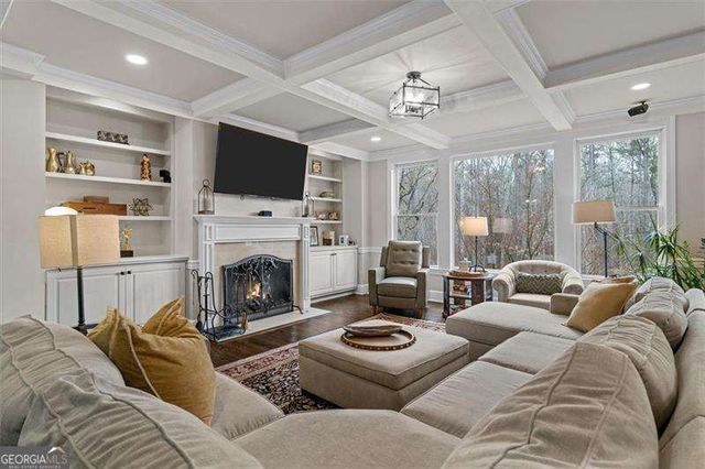 658 VININGS ESTATES Drive SE, Mableton, GA 30126