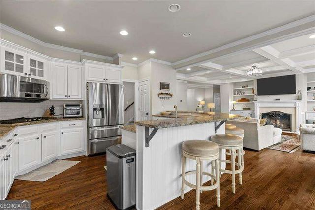 658 VININGS ESTATES Drive SE, Mableton, GA 30126