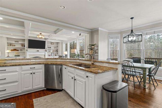 658 VININGS ESTATES Drive SE, Mableton, GA 30126