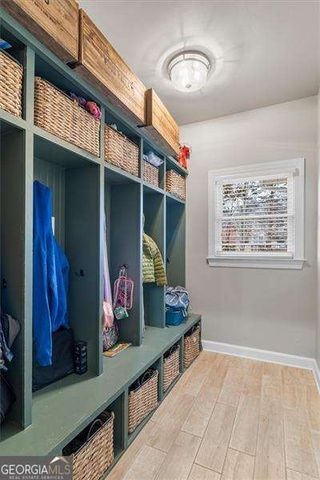 658 VININGS ESTATES Drive SE, Mableton, GA 30126