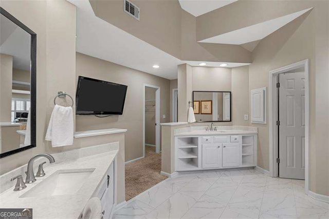 658 VININGS ESTATES Drive SE, Mableton, GA 30126