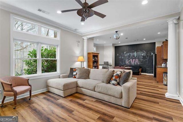 658 VININGS ESTATES Drive SE, Mableton, GA 30126