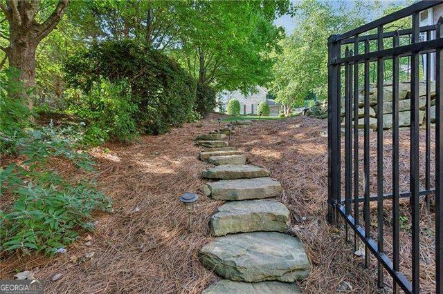 658 VININGS ESTATES Drive SE, Mableton, GA 30126