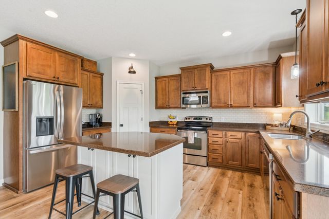8836 196th Street W, Lakeville, MN 55044