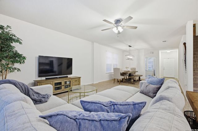 7702 Pecos, Boerne, TX 78015