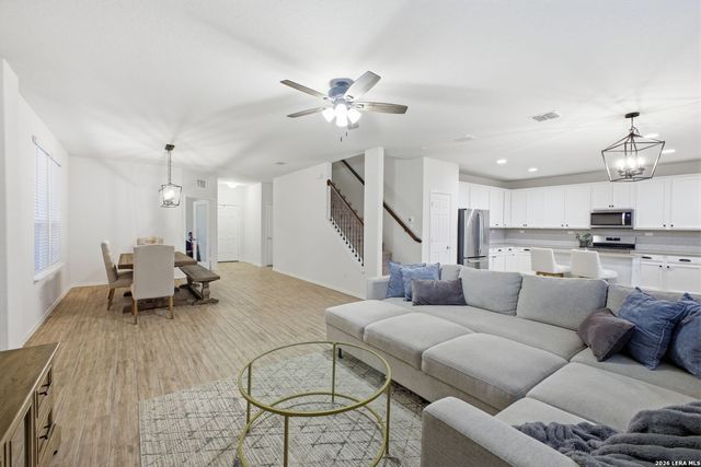 7702 Pecos, Boerne, TX 78015