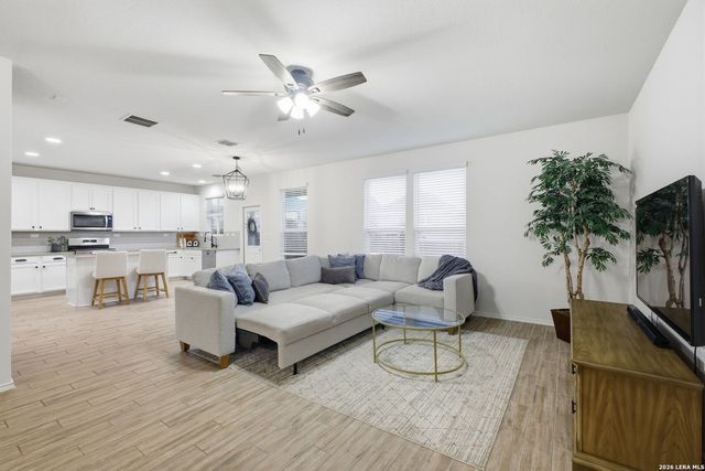 7702 Pecos, Boerne, TX 78015