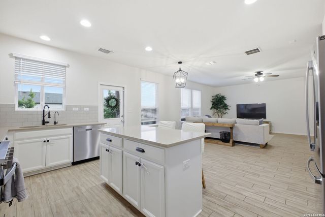 7702 Pecos, Boerne, TX 78015