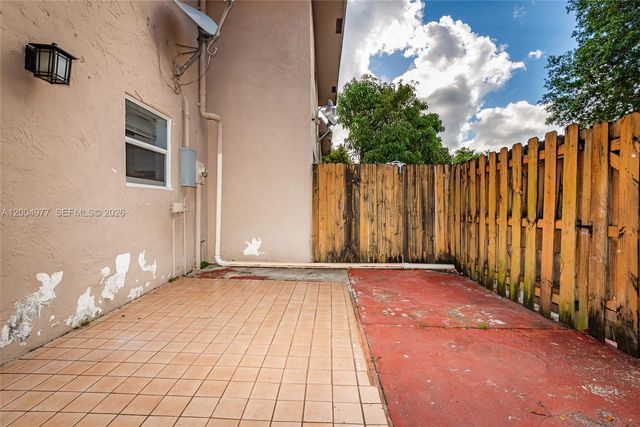 7920 Kimberly Boulevard 305, North Lauderdale, FL 33068