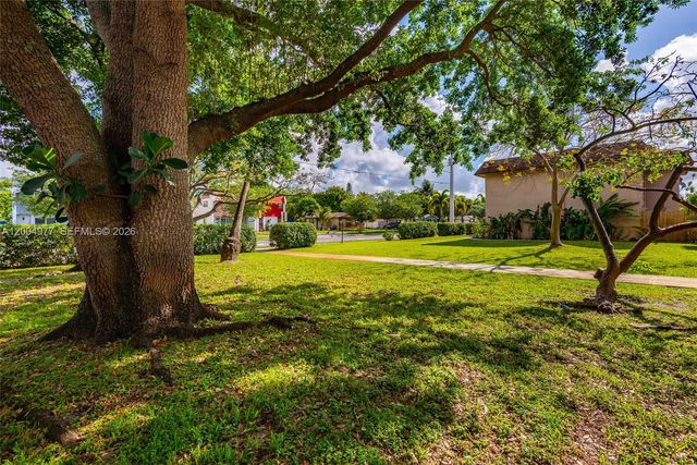 7920 Kimberly Boulevard 305, North Lauderdale, FL 33068