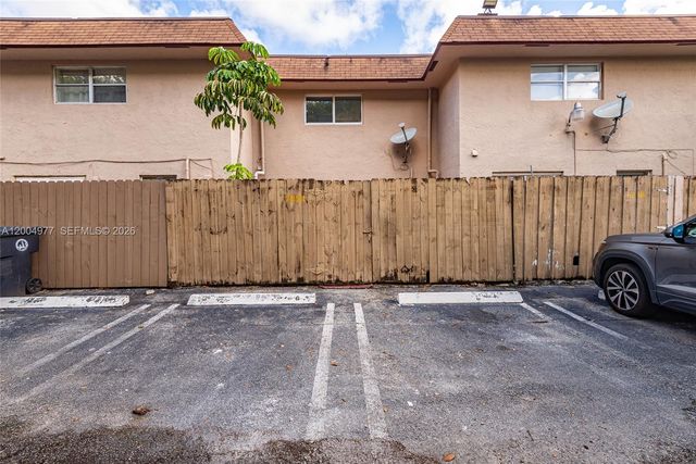 7920 Kimberly Boulevard 305, North Lauderdale, FL 33068