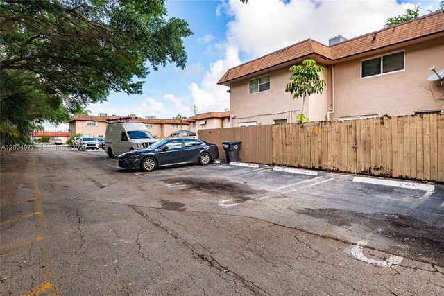 7920 Kimberly Boulevard 305, North Lauderdale, FL 33068