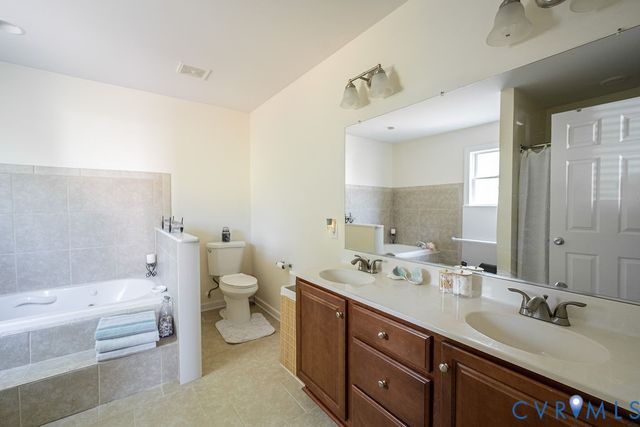 9215 Huntington Woods Dr, Mechanicsville, VA 23116