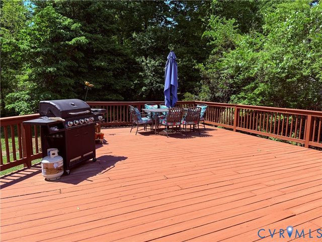 9215 Huntington Woods Dr, Mechanicsville, VA 23116