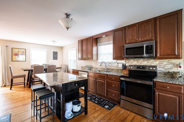 9215 Huntington Woods Dr, Mechanicsville, VA 23116