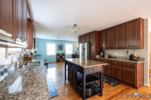 9215 Huntington Woods Dr, Mechanicsville, VA 23116