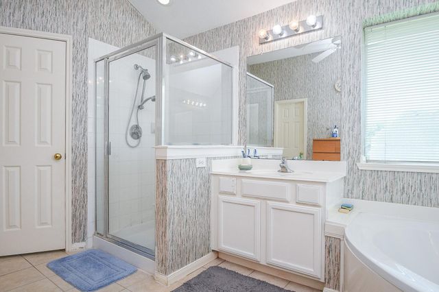 15715 Brookwood Lake Place, Sugar Land, TX 77498