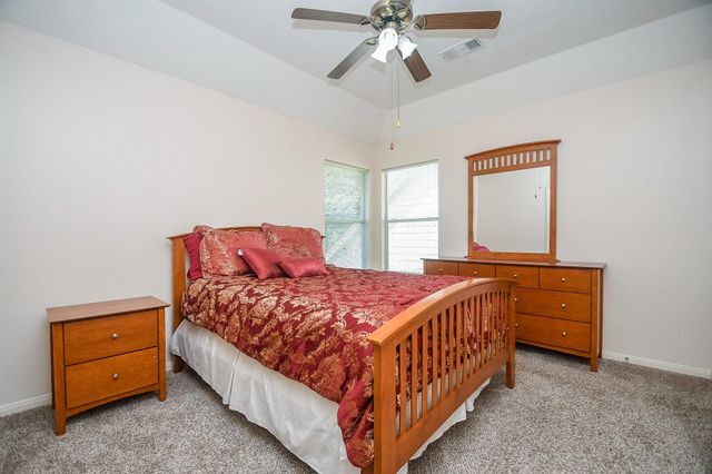 15715 Brookwood Lake Place, Sugar Land, TX 77498
