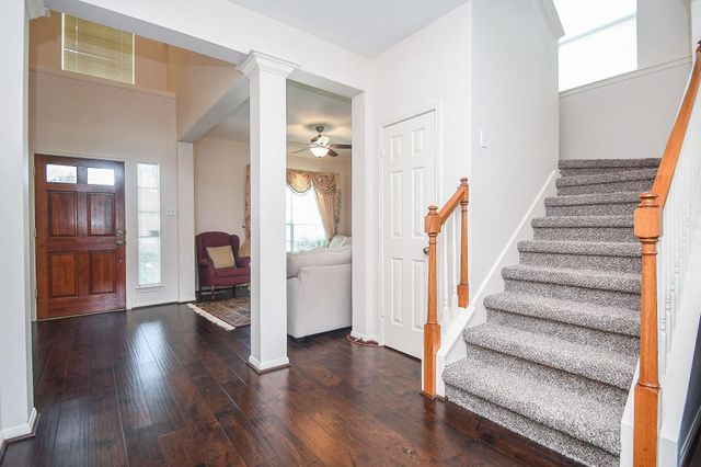 15715 Brookwood Lake Place, Sugar Land, TX 77498