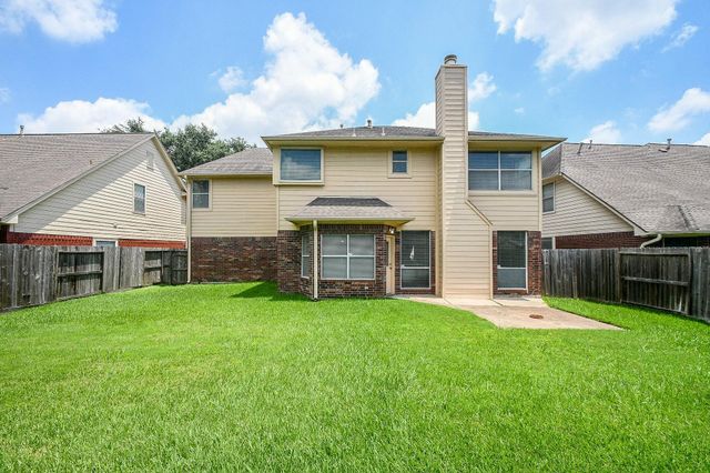 15715 Brookwood Lake Place, Sugar Land, TX 77498