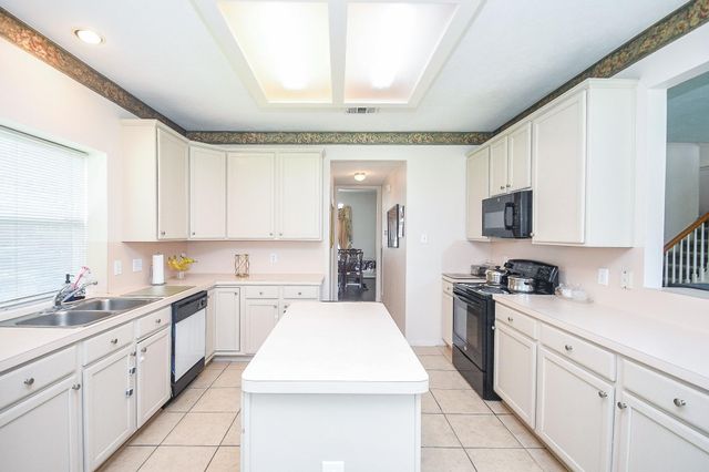 15715 Brookwood Lake Place, Sugar Land, TX 77498