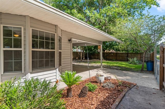 2080 NW 2ND STREET, Gainesville, FL 32609