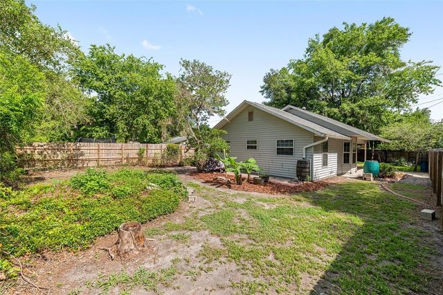 2080 NW 2ND STREET, Gainesville, FL 32609