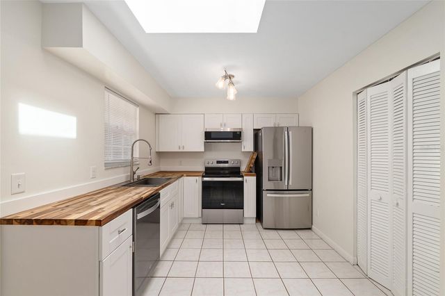2080 NW 2ND STREET, Gainesville, FL 32609