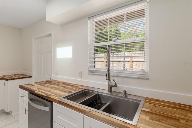 2080 NW 2ND STREET, Gainesville, FL 32609