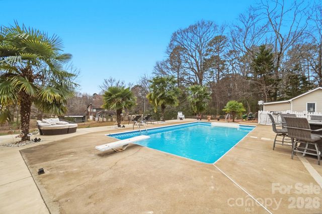 14010 Mareshead Lane, Matthews, NC 28105