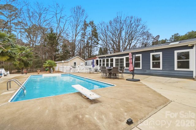 14010 Mareshead Lane, Matthews, NC 28105