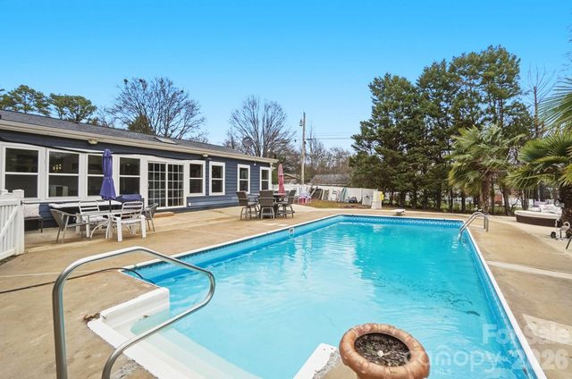 14010 Mareshead Lane, Matthews, NC 28105