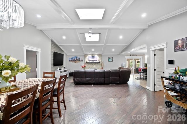 14010 Mareshead Lane, Matthews, NC 28105