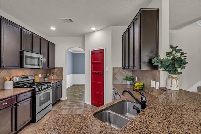 9976 Cassowary Drive, Conroe, TX 77385