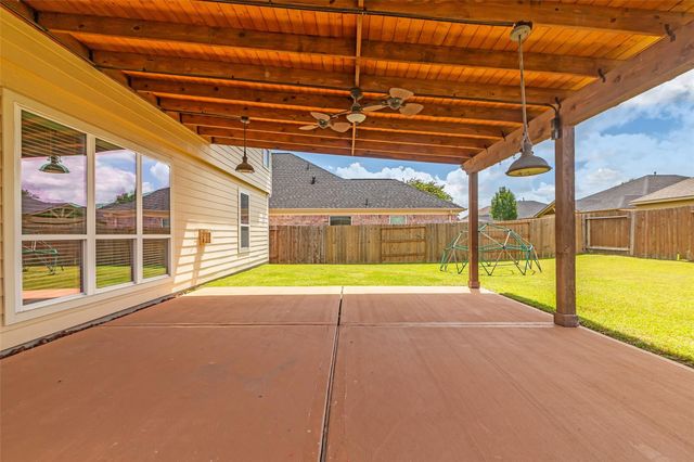 9976 Cassowary Drive, Conroe, TX 77385