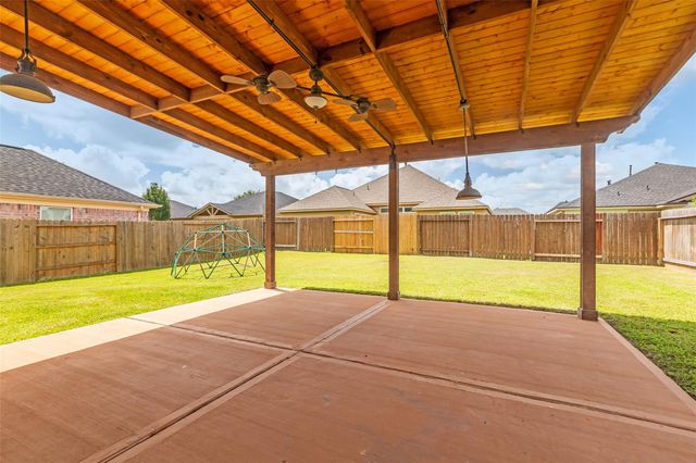 9976 Cassowary Drive, Conroe, TX 77385