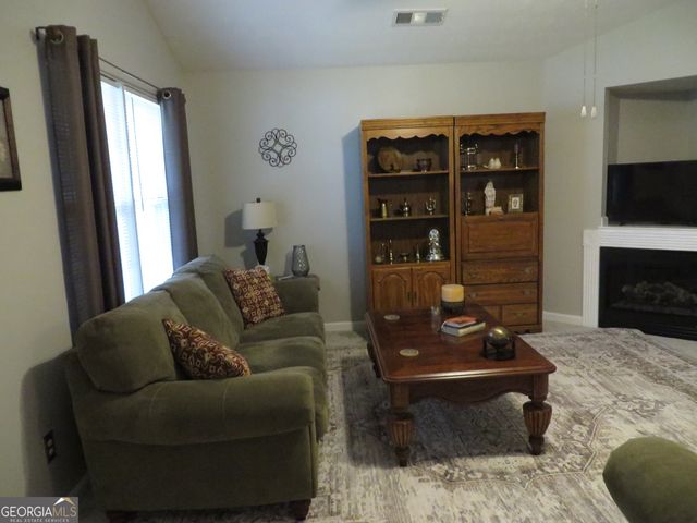 105 Whistle Way, Locust Grove, GA 30248